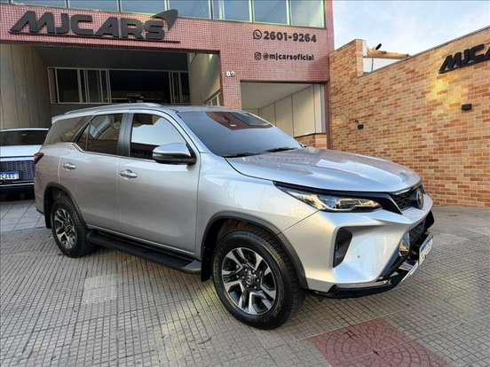 TOYOTA-HILUX SW4-2024