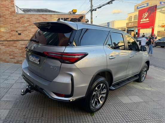 TOYOTA-HILUX SW4-2024