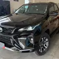 TOYOTA HILUX SW4 2.8 D-4D TURBO DIESEL SRX PLATINUM 7L 4X4 AUTOMÁTICO TOYOTA HILUX SW4 2.8 D-4D TURBO DIESEL SRX PLATINUM 7L 4X4 AUTOMÁTICO