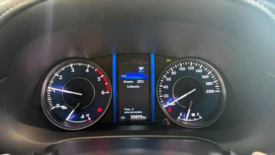TOYOTA-HILUX SW4-2024