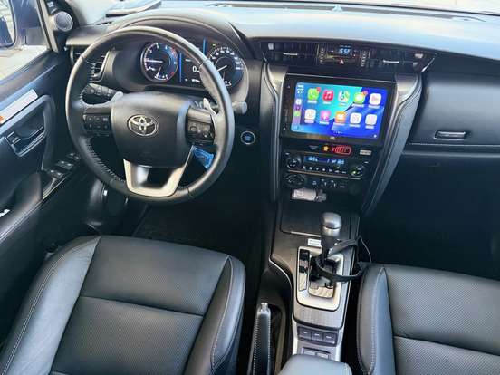 TOYOTA-HILUX SW4-2025