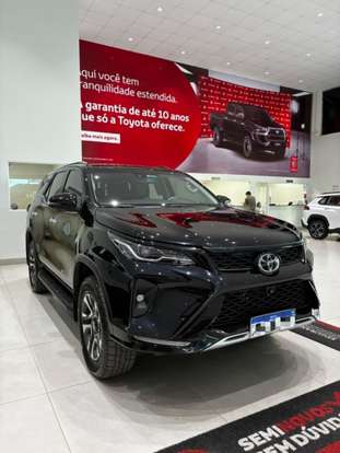 TOYOTA-HILUX SW4-2024