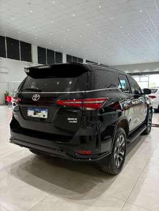 TOYOTA-HILUX SW4-2024