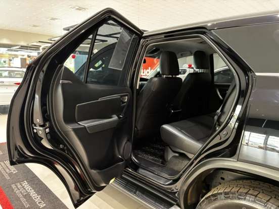 TOYOTA-HILUX SW4-2.8 D-4D TURBO DIESEL SRX PLATINUM 7L 4X4 AUTOMÁTICO TOYOTA-HILUX SW4-2024
