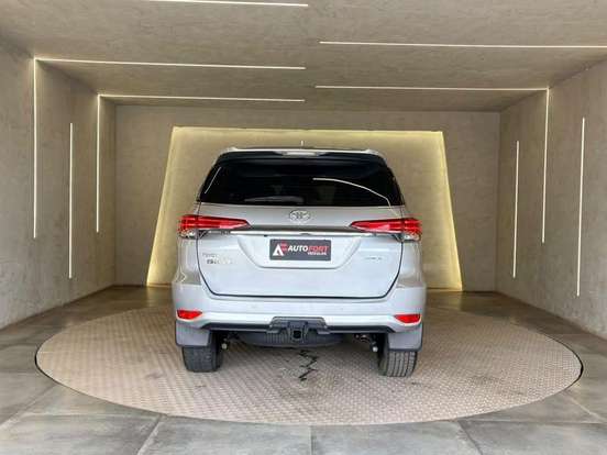 TOYOTA-HILUX SW4-2020