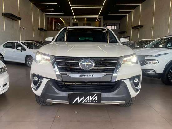 TOYOTA-HILUX SW4-2018