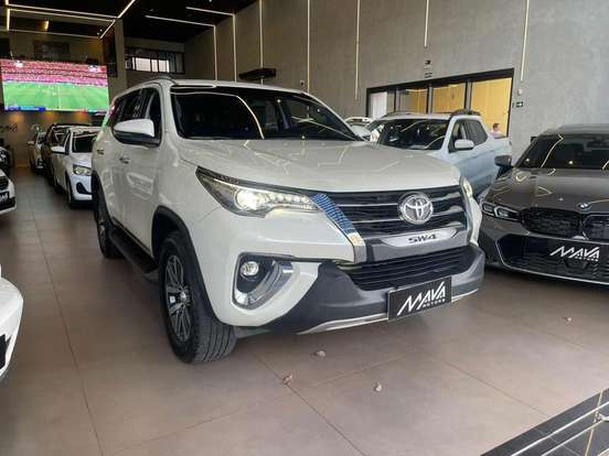 TOYOTA-HILUX SW4-2018
