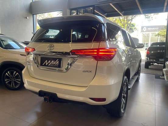 TOYOTA-HILUX SW4-2018