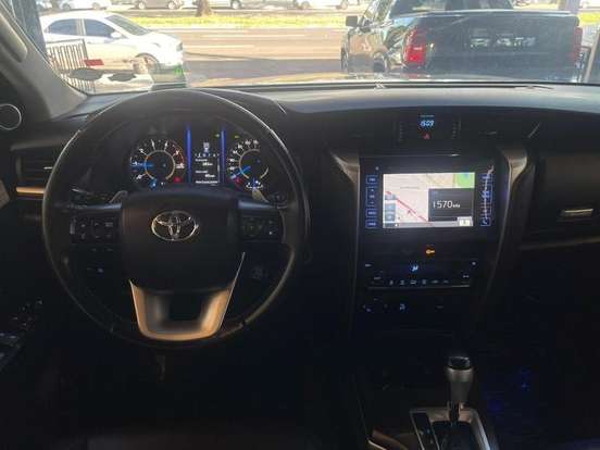 TOYOTA-HILUX SW4-2018