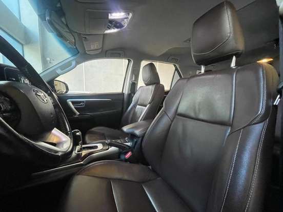 TOYOTA-HILUX SW4-2018