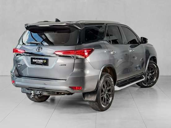 TOYOTA-HILUX SW4-2019