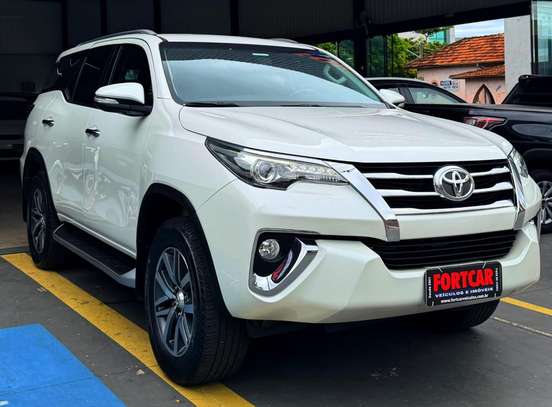 TOYOTA-HILUX SW4-2016