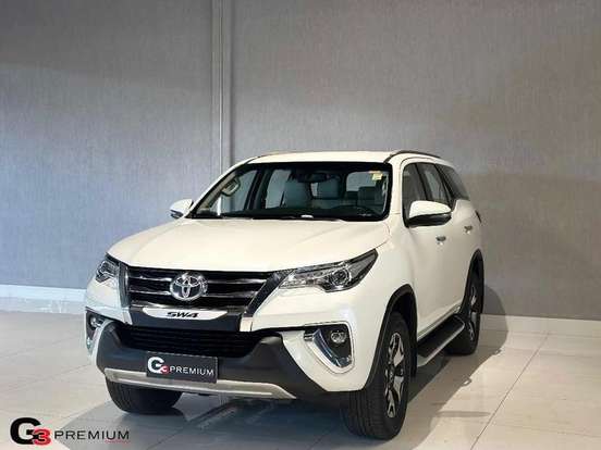 TOYOTA-HILUX SW4-2.8 SRX DIAMOND 4X4 7 LUGARES 16V TURBO INTERCOOLER DIESEL 4P AUTOMÁTICO TOYOTA-HILUX SW4-2019
