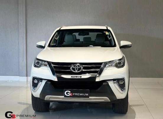 TOYOTA-HILUX SW4-2019