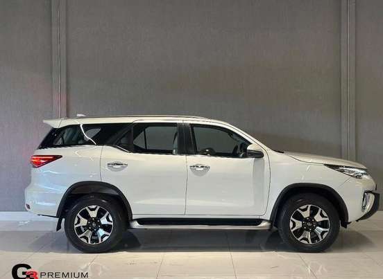 TOYOTA-HILUX SW4-2019
