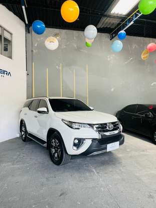 TOYOTA-HILUX SW4-2019