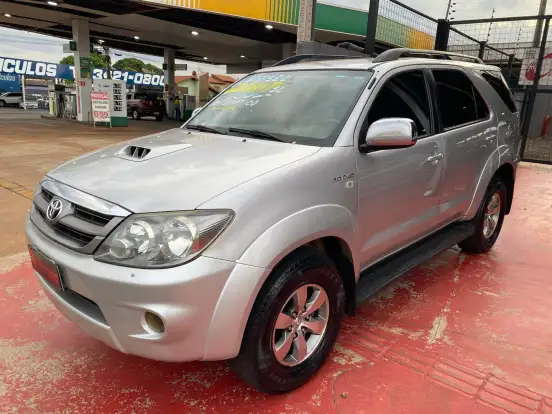 TOYOTA-HILUX SW4-3.0 SRV 4X4 16V TURBO INTERCOOLER DIESEL 4P AUTOMÁTICO TOYOTA-HILUX SW4-2007