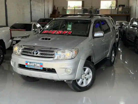 TOYOTA-HILUX SW4-2011