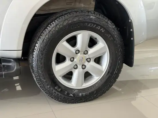 TOYOTA-HILUX SW4-2011