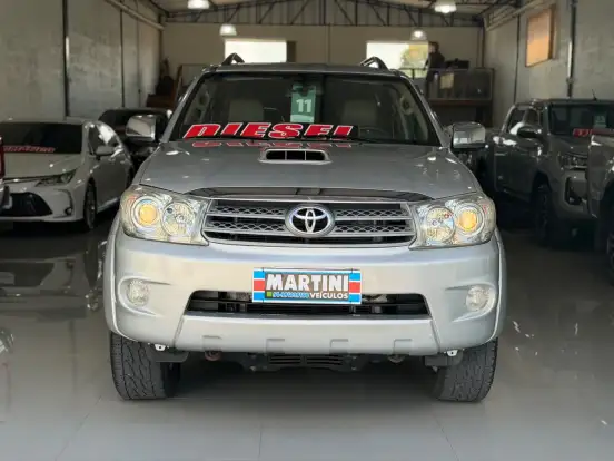 TOYOTA-HILUX SW4-2011