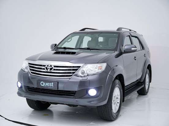 TOYOTA-HILUX SW4-3.0 SRV 4X4 16V TURBO INTERCOOLER DIESEL 4P AUTOMÁTICO TOYOTA-HILUX SW4-2014