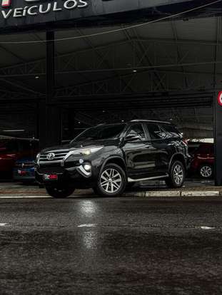 TOYOTA-HILUX SW4-2016