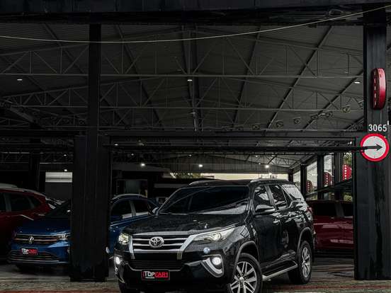 TOYOTA-HILUX SW4-4.0 SRX 4X4 7 LUGARES V6 24V GASOLINA 4P AUTOMÁTICO TOYOTA-HILUX SW4-2016