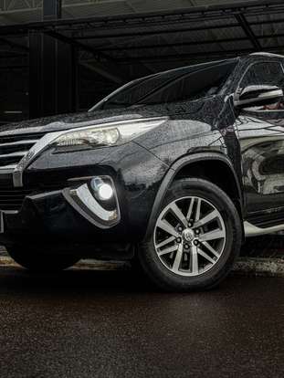 TOYOTA-HILUX SW4-2016