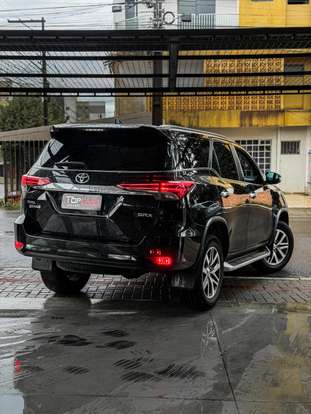 TOYOTA-HILUX SW4-2016