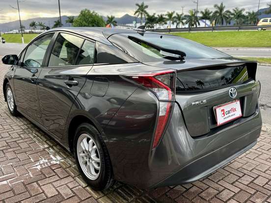 TOYOTA-PRIUS-2018