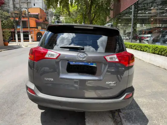 TOYOTA-RAV4-2015