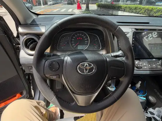 TOYOTA-RAV4-2.0 4X4 16V GASOLINA 4P AUTOMÁTICO TOYOTA-RAV4-2015