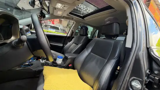 TOYOTA-RAV4-2015