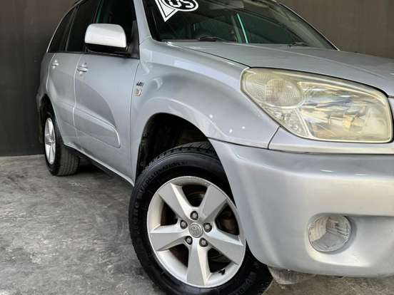TOYOTA-RAV4-2.0 4X4 16V GASOLINA 4P AUTOMÁTICO TOYOTA-RAV4-2004
