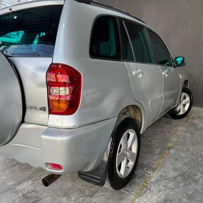 TOYOTA-RAV4-2004