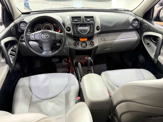 TOYOTA-RAV4-2011