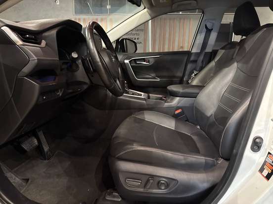 TOYOTA-RAV4-2019