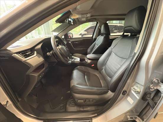 TOYOTA-RAV4-2024