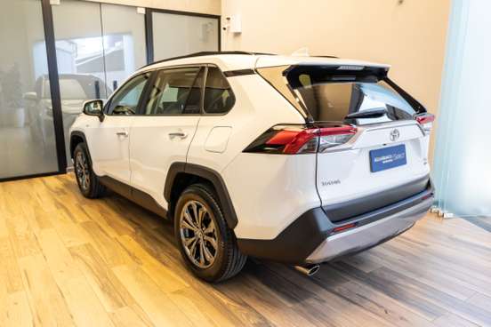 TOYOTA-RAV4-2025