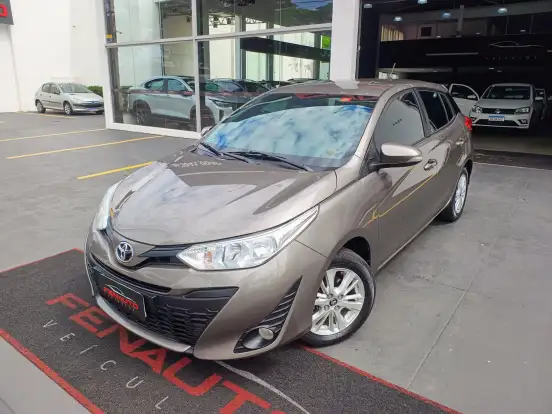 TOYOTA-YARIS-2018