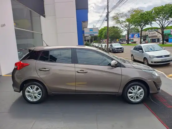 TOYOTA-YARIS-2018