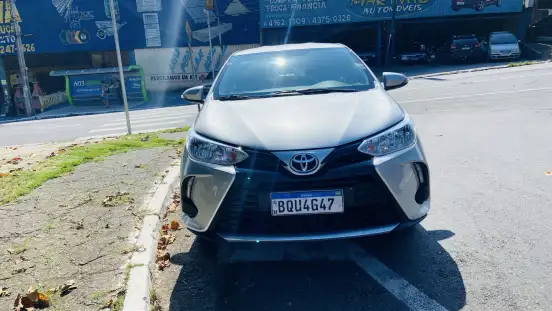TOYOTA-YARIS-2022
