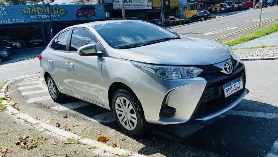 TOYOTA-YARIS-2022