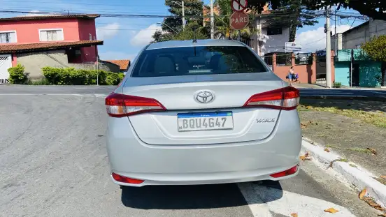 TOYOTA-YARIS-2022