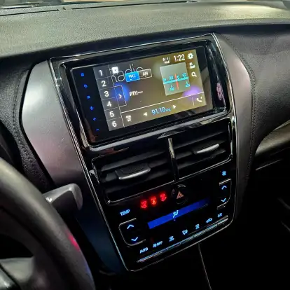TOYOTA-YARIS-2024