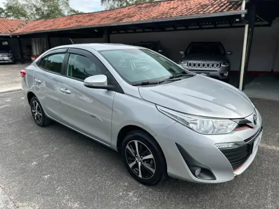 TOYOTA-YARIS-2019