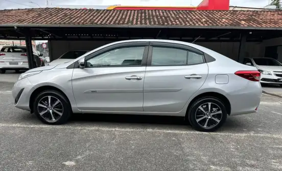 TOYOTA-YARIS-2019