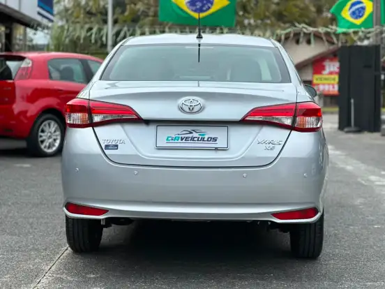 TOYOTA-YARIS-2019