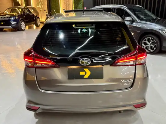 TOYOTA-YARIS-2019