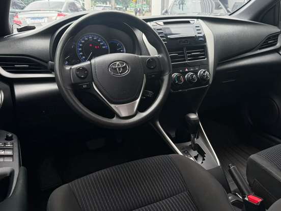 TOYOTA-YARIS-2020